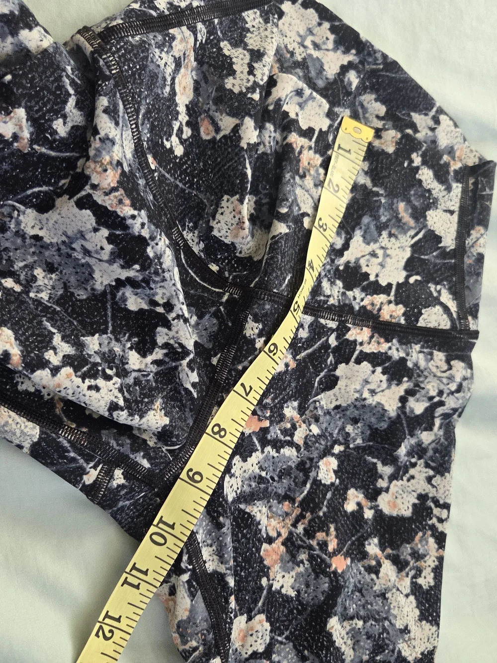 lululemon athletica Multi Color Abstract print leggings Size 4